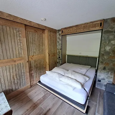 Hsl Apartment *